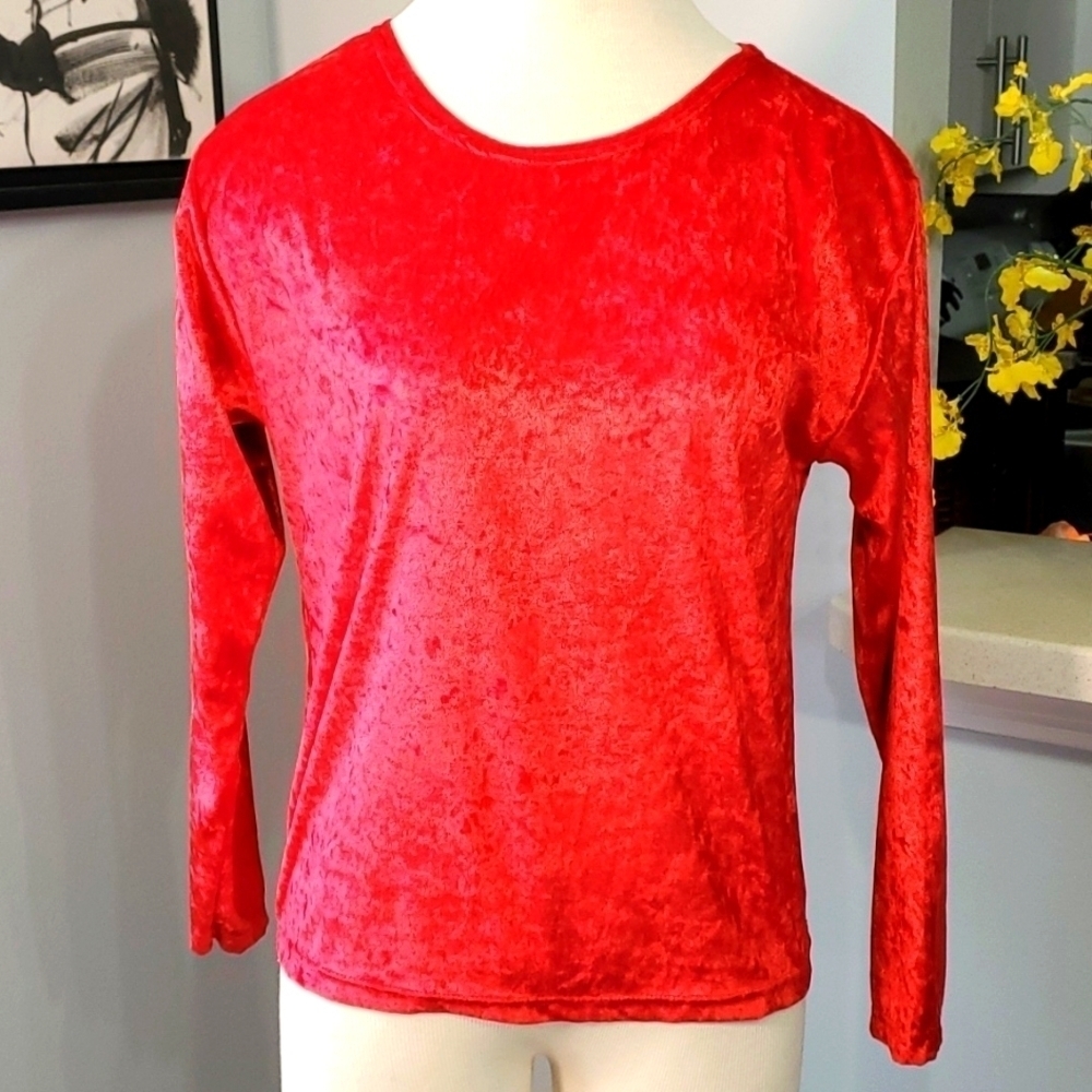 CASSINI Red velvet long sleeve top, great for Christmas. Size medium.
